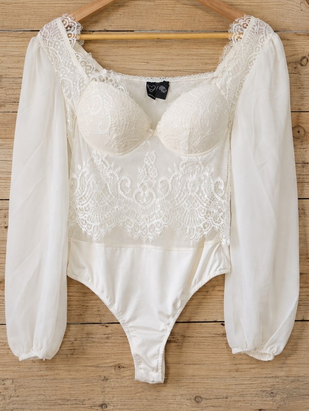 Windsor Cream Lace Long Sleeve Bodysuit Top Size M